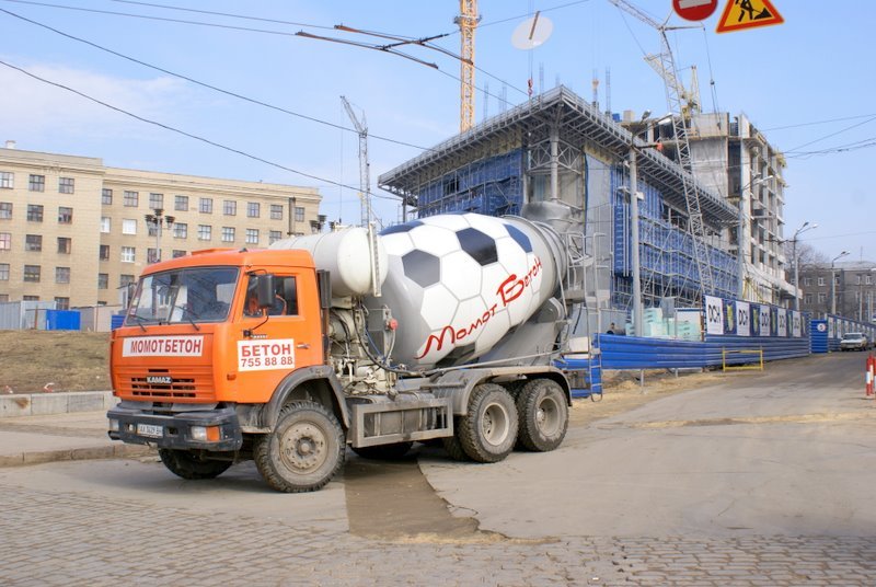 Автобетоносмеситель 58147. Бетон с доставкой улан удэ. Автомиксер с бетононасосом. Бетононасос 24 метра. Пегас сочи бетон.